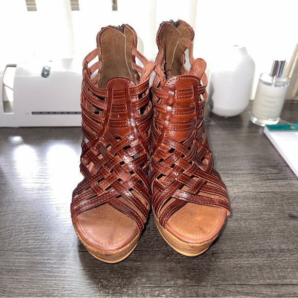 Raramuri Woven Brown Wedge Sandal (5)*Read Description* - Picture 2 of 15